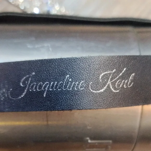 Stylish Silver and Black Water Bottle with Geometric Design - Picture 2 of 10